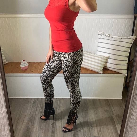 LAST2🧁 UNLEASHED-LEGGINGS - Picture 8 of 8